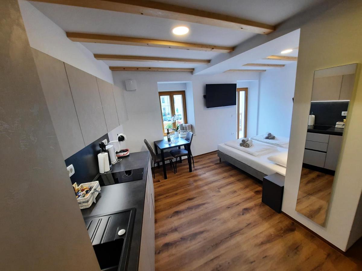 Apartments Hlapi With Spa Kobarid Exterior foto