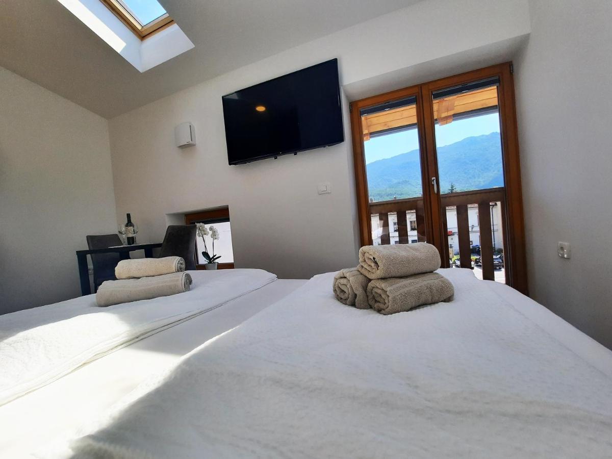 Apartments Hlapi With Spa Kobarid Exterior foto